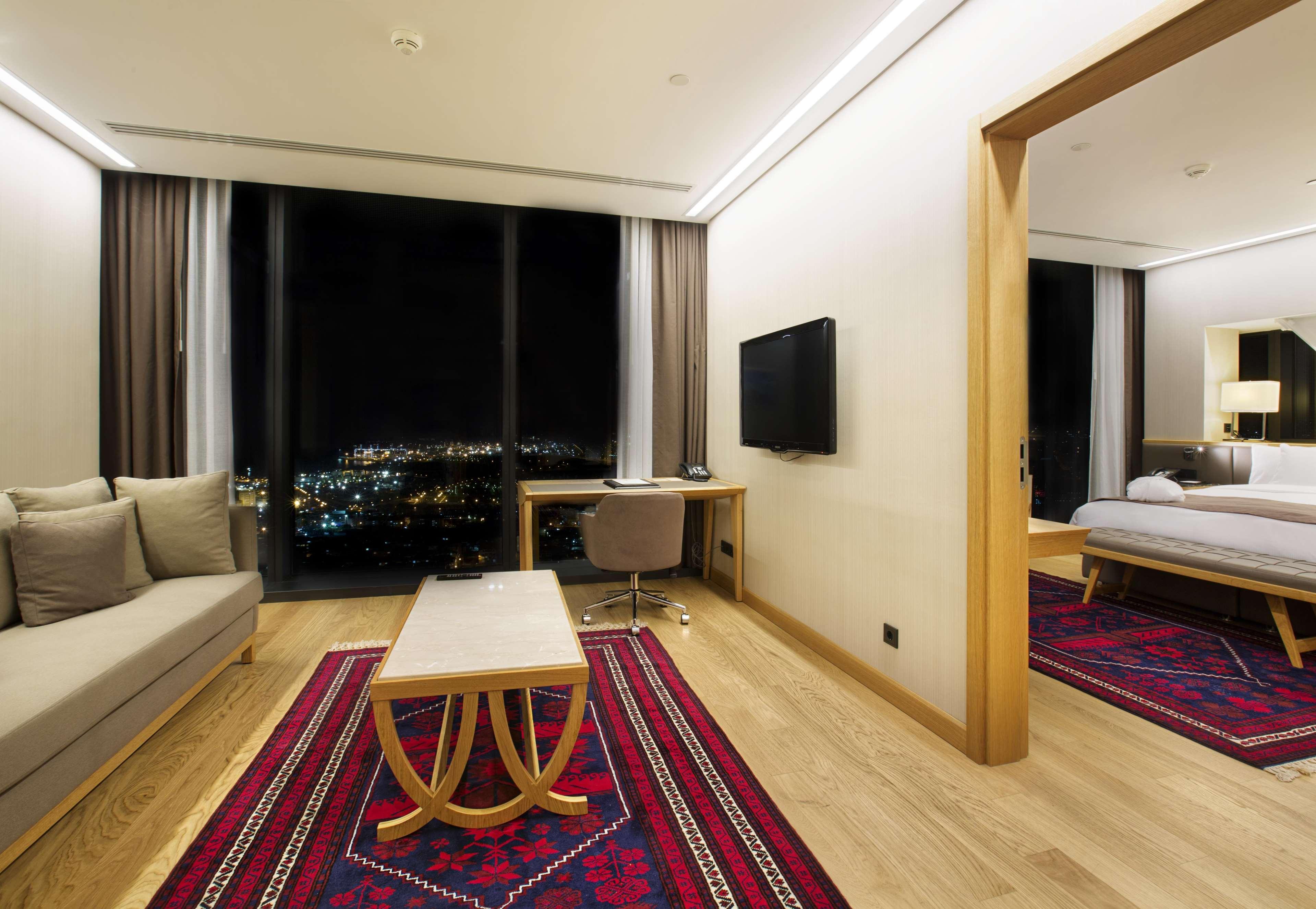 Doubletree By Hilton Istanbul-Avcilar Hotel Bagian luar foto